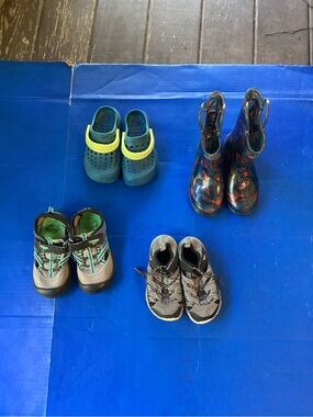 Bundle of 4 kids shoes size 10
